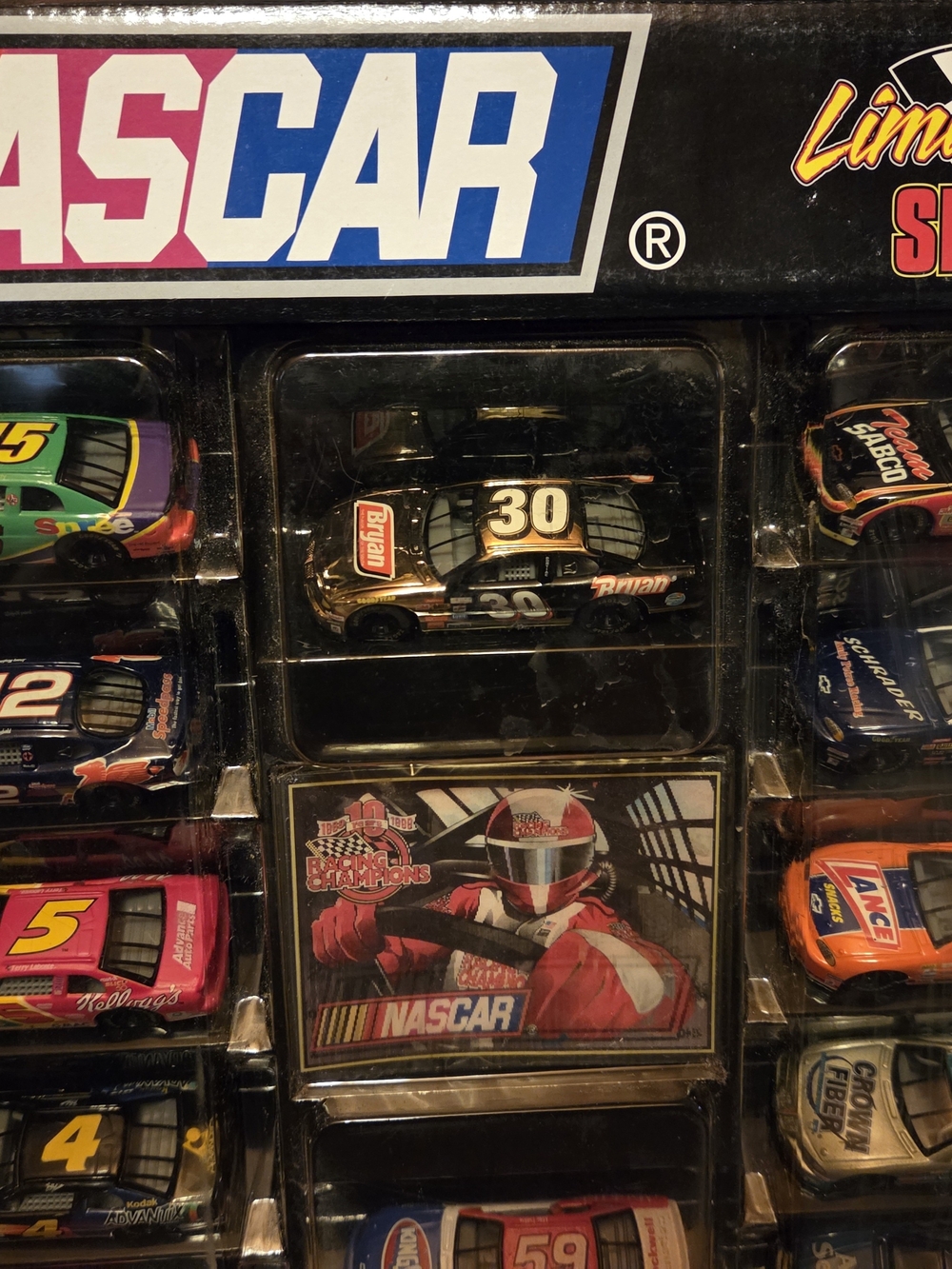 Nascar 1 Of 4 1:64 Die-Cast 12-Pack Limited Edition - Picture 2 of 4